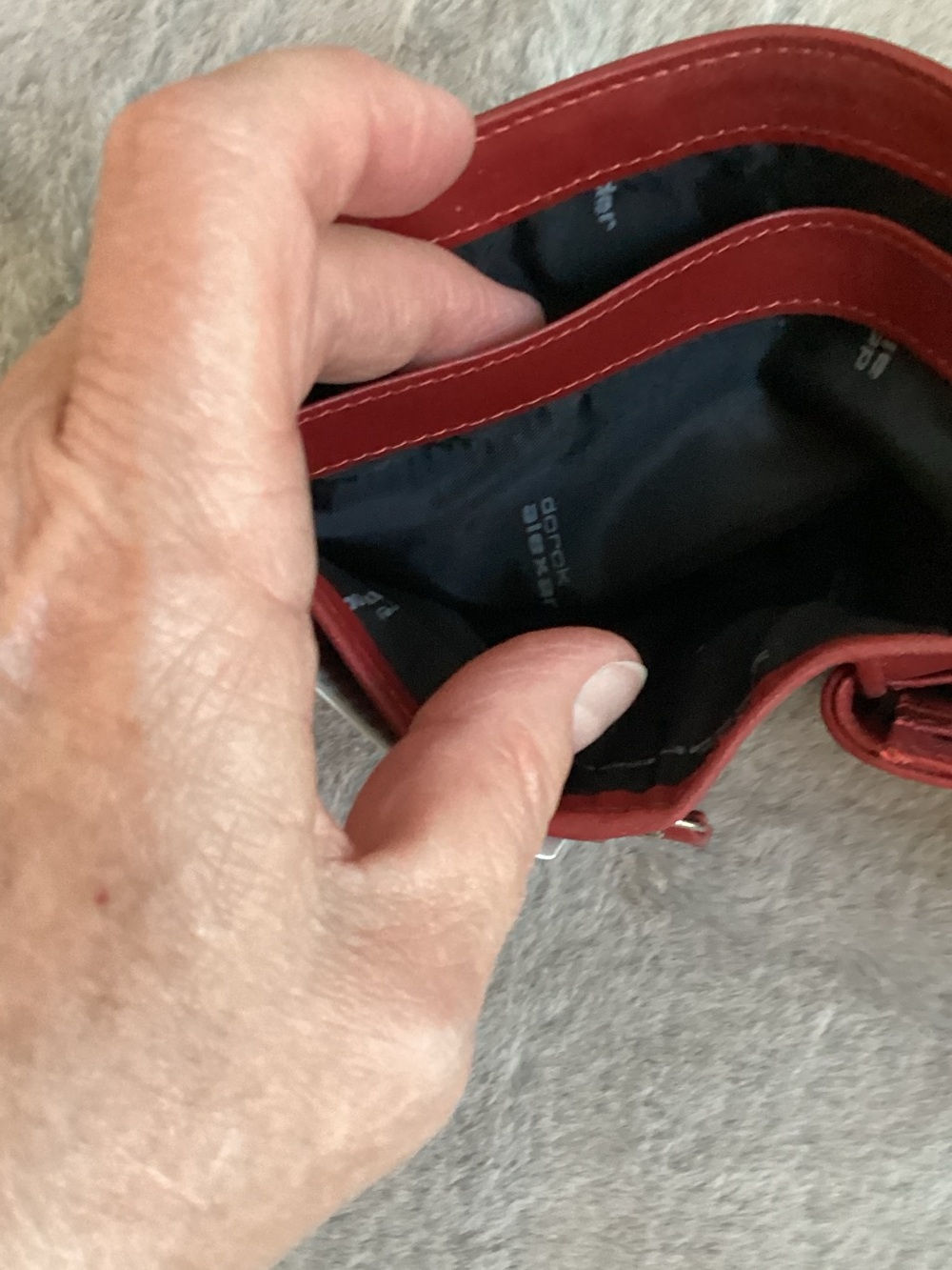 Compact Red Leather Wallet - Picture 7 of 9